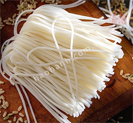 THICK RICE NOODLES (FOR BUN BO HUE)